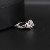 Anillo de Oro de 14K con Diamantes para Mujer