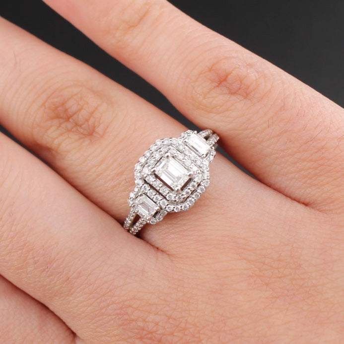 Anillo de Oro de 14K con Diamantes para Mujer