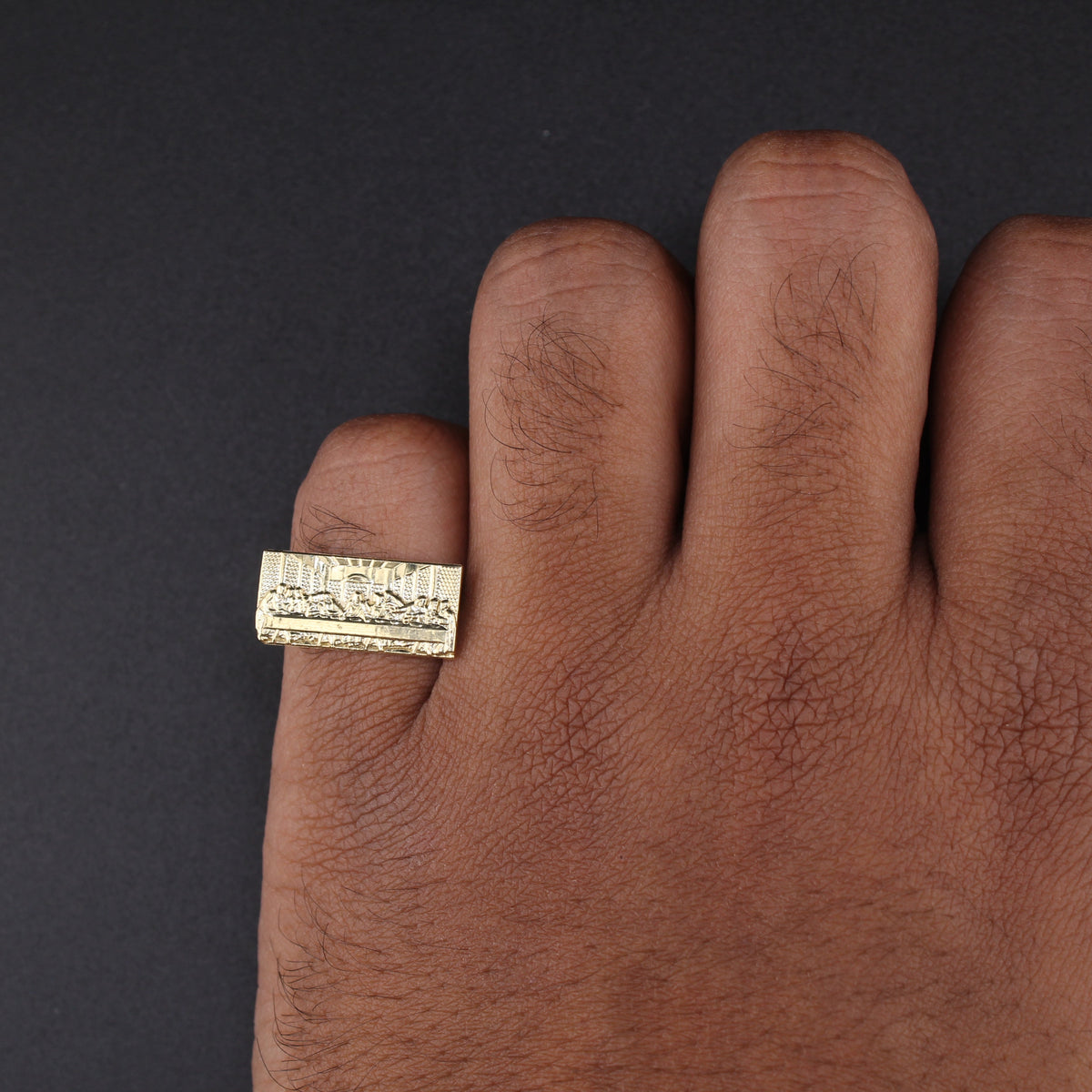 Anillo rectangular de la Última Cena de oro de 10K auténtico