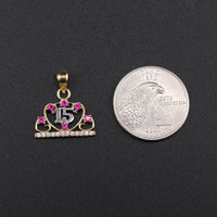 Colgante de quinceañera de oro de 10K con piedras rosas