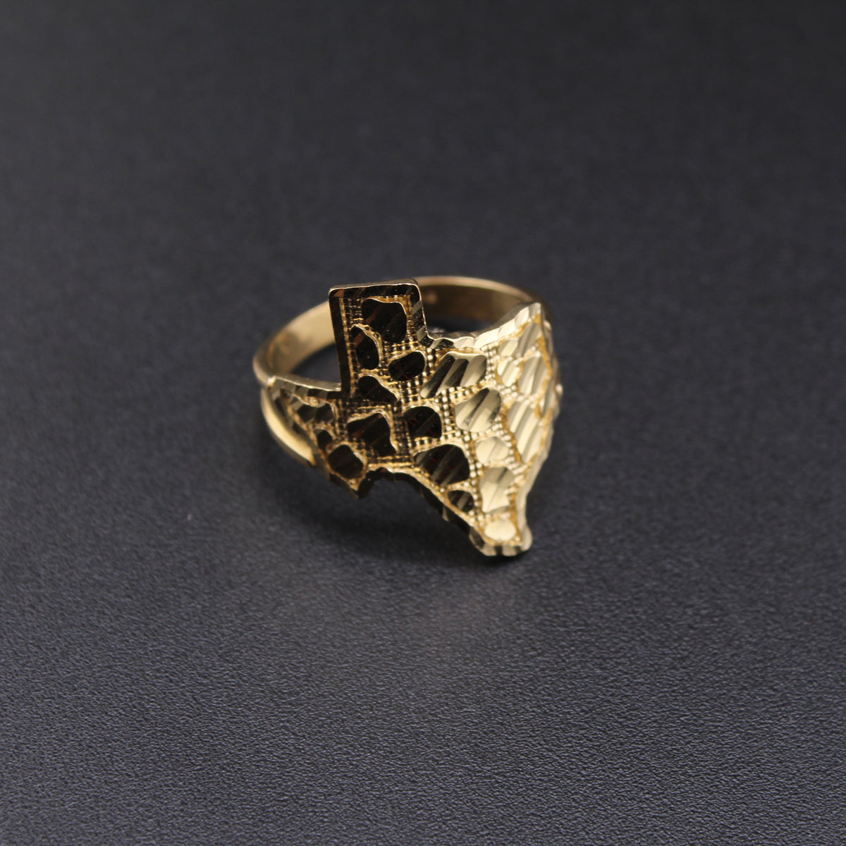 Anillo de oro de 14 quilates con pepita de Texas