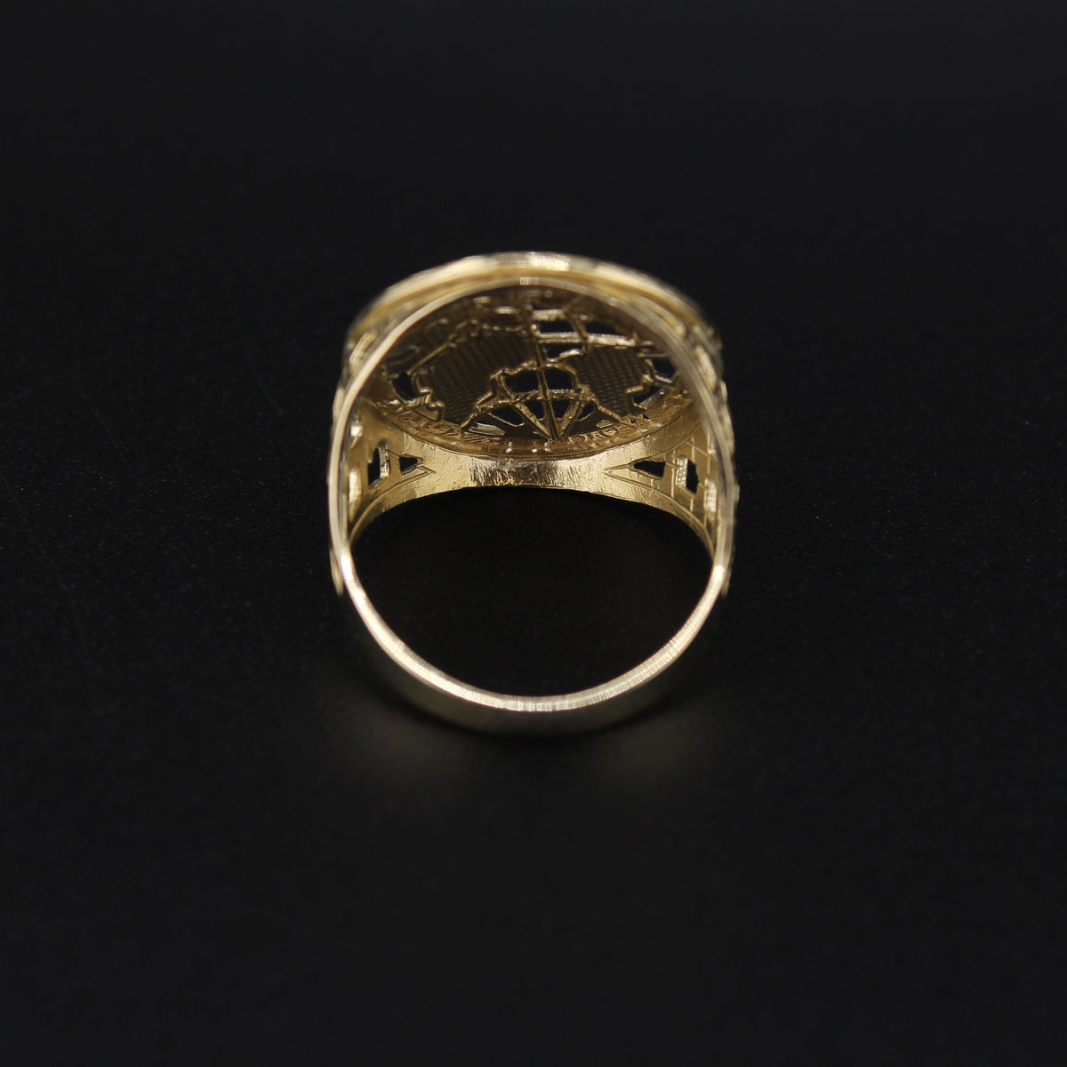 10K Gold World Is Yours Globe Ring