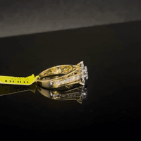 Anillo de oro de 10K con diamantes para mujer