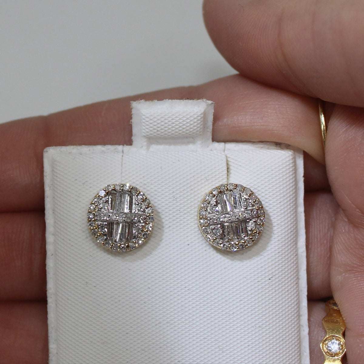 Pendientes de oro de 10K con diamantes auténticos
