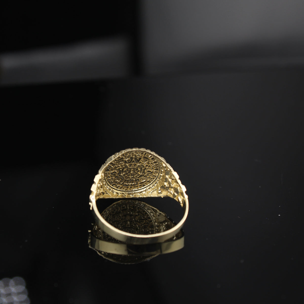 Anillo de pepita azteca de oro de 10K real