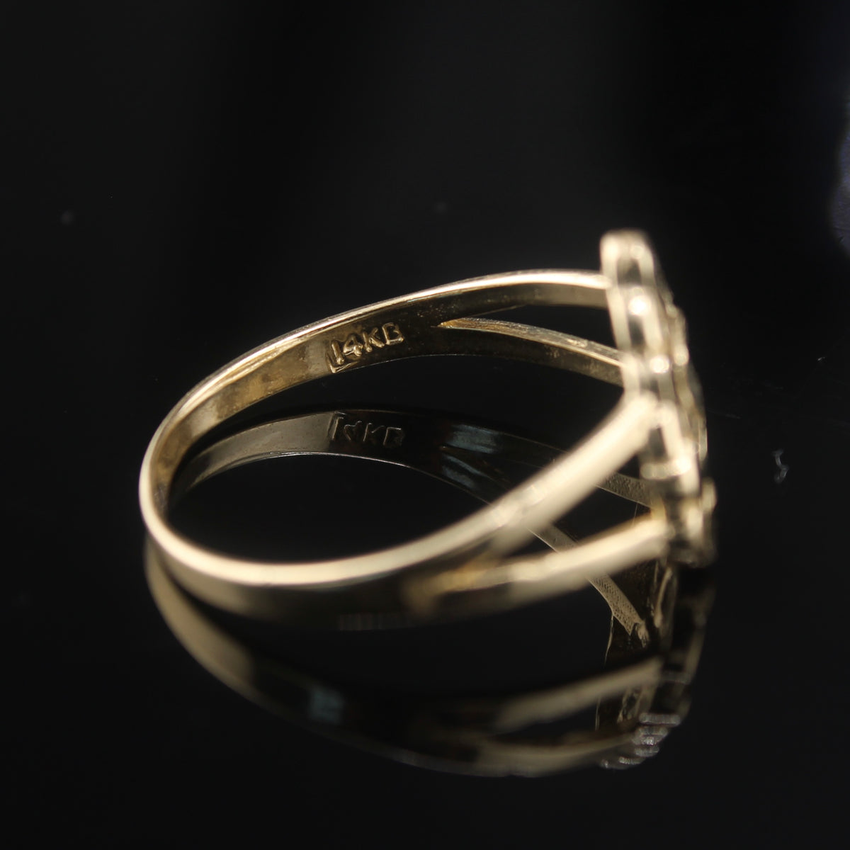 Anillo de pepita de oro de 14 quilates con forma de corazón