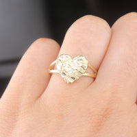Anillo de pepita de oro de 14 quilates con forma de corazón