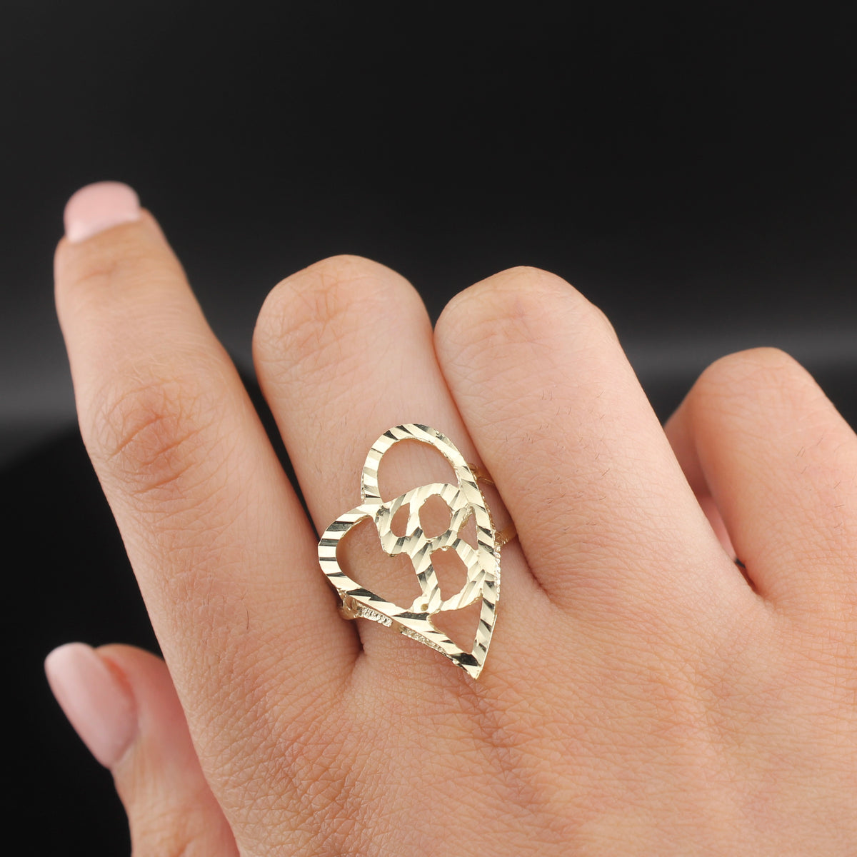 Anillo Corazón Grande B de Oro Real de 10K