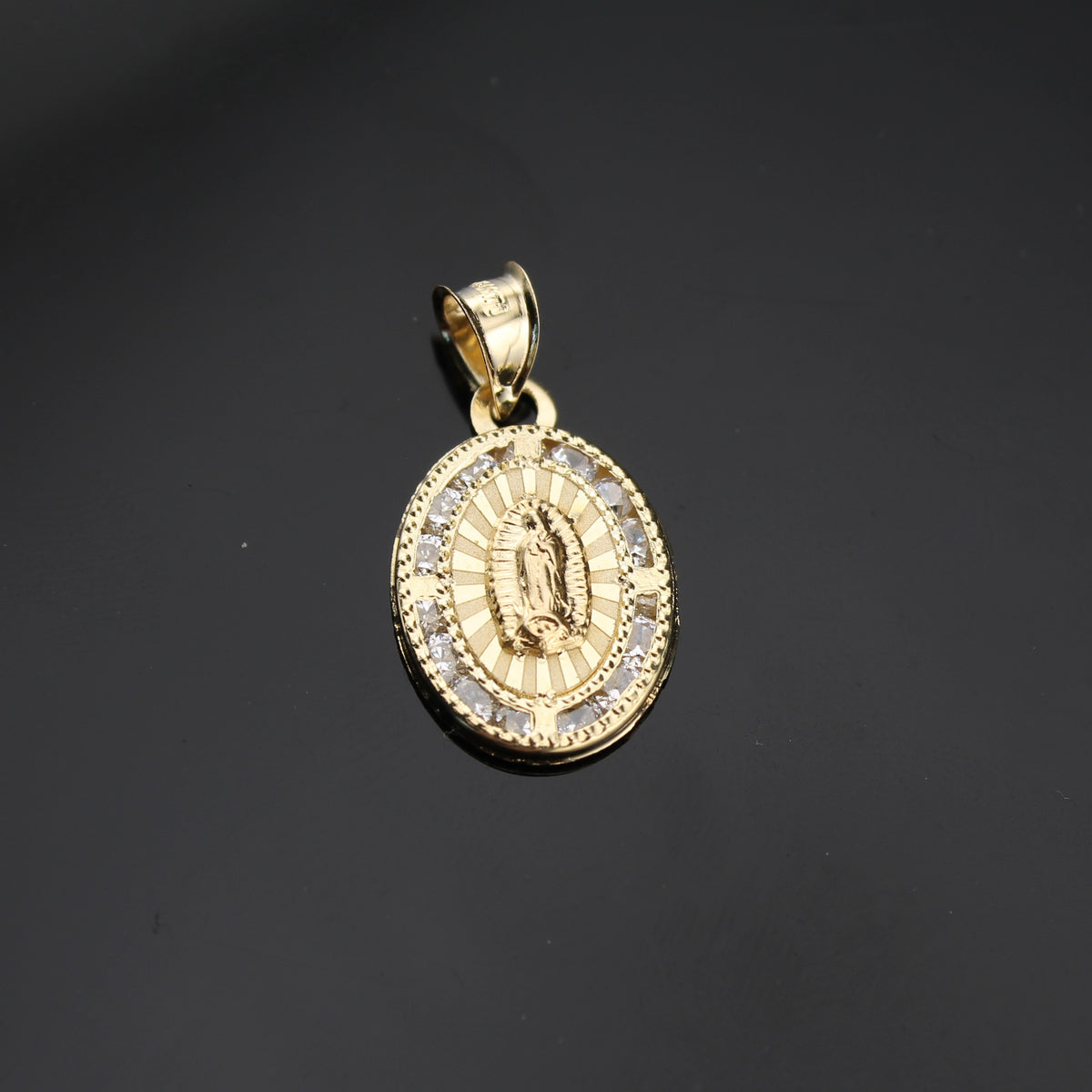 Colgante de la Virgen María de oro de 10 quilates auténtico