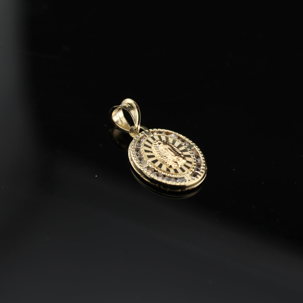 Colgante de la Virgen María de oro de 10 quilates auténtico