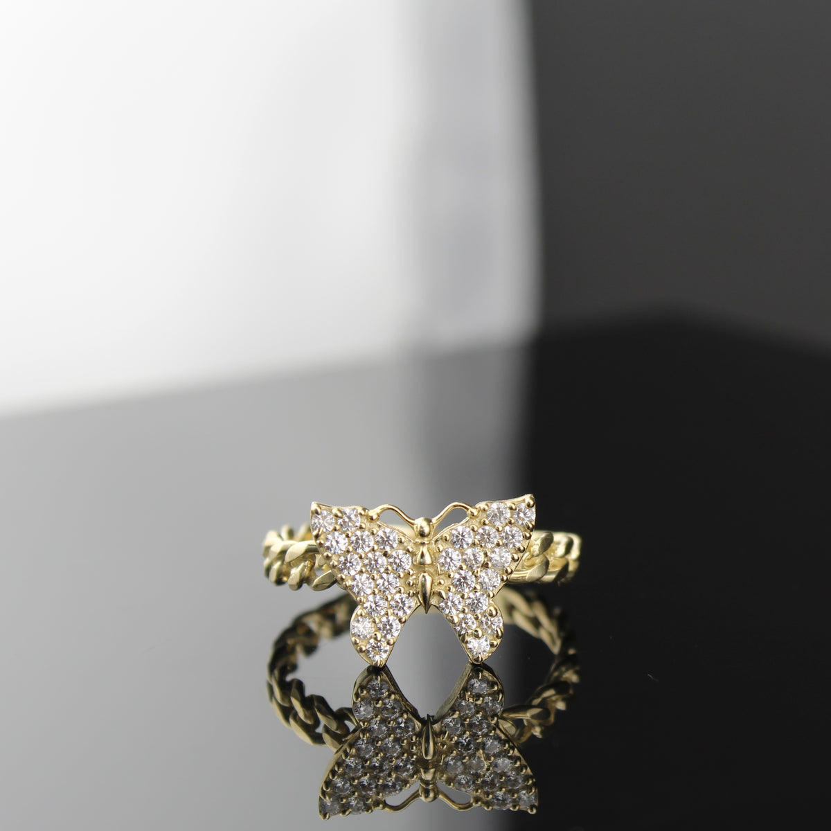 Anillo de mariposa de oro de 10K real