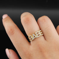 Anillo "Babe" de oro de 10K auténtico