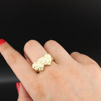 Anillo de oro de 10K con doble corazón en forma de pepita