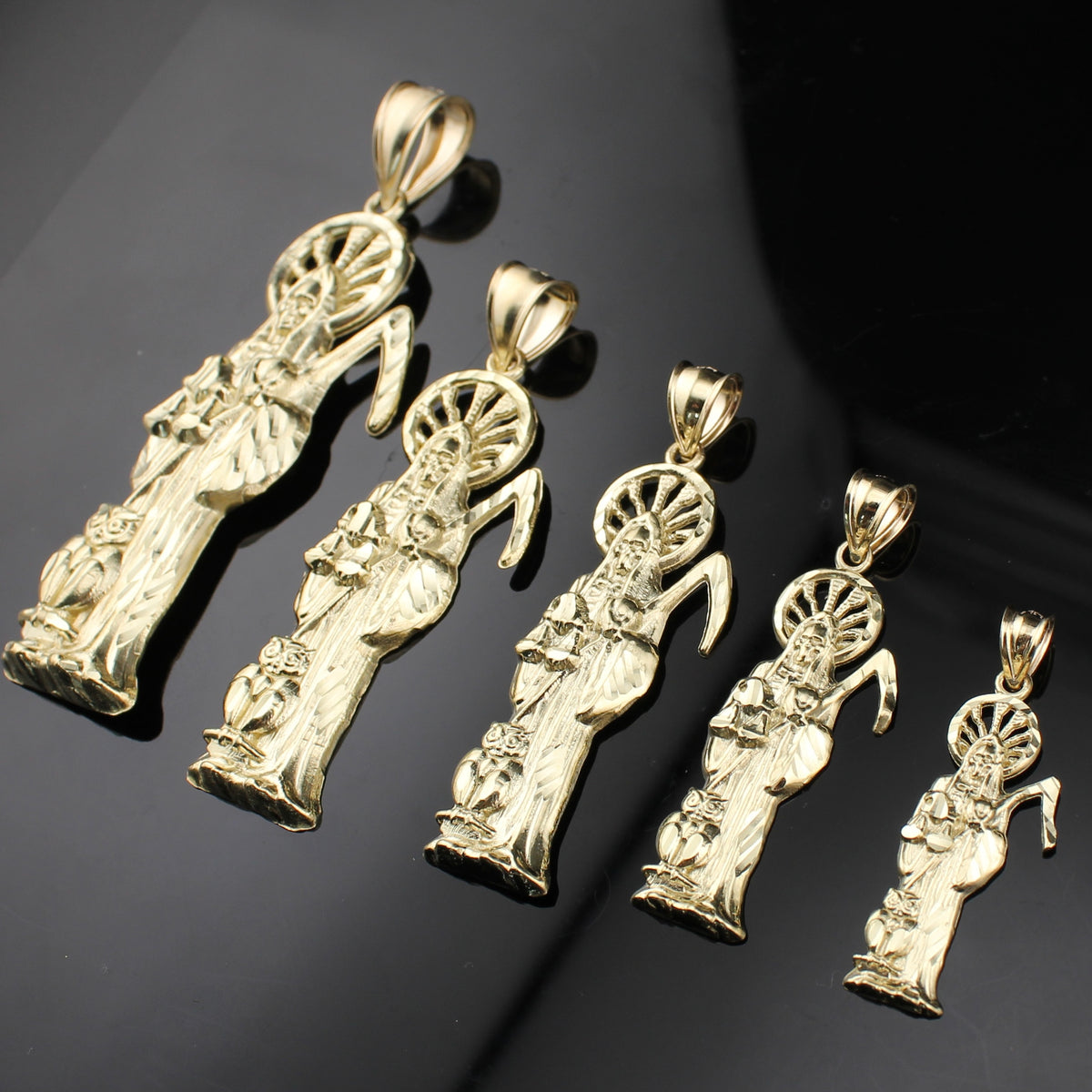 Colgante de Santa Muerte auténtico de oro de 10K - La Parca