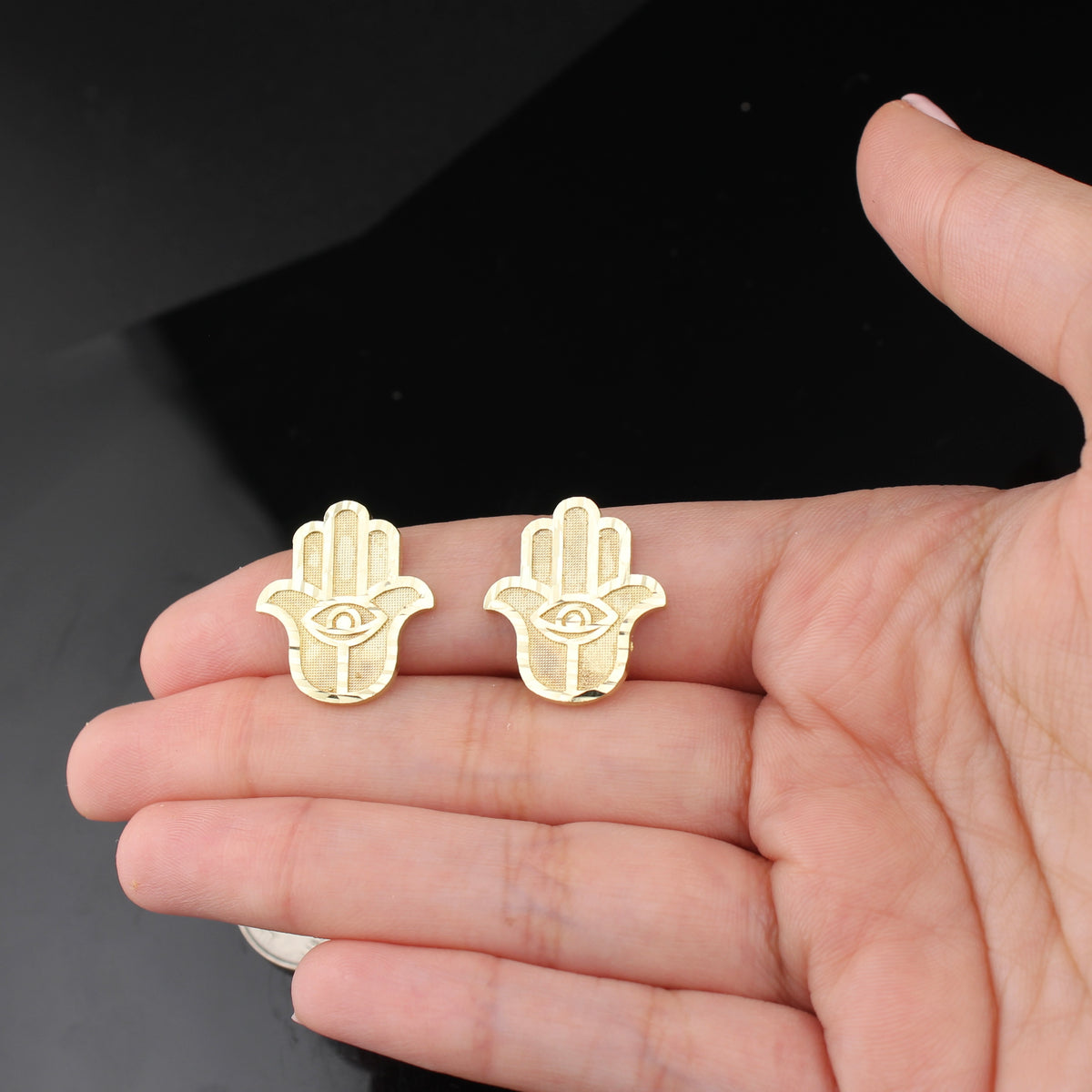 Pendientes de oro de 10K auténtico con diseño de Mano de Fátima