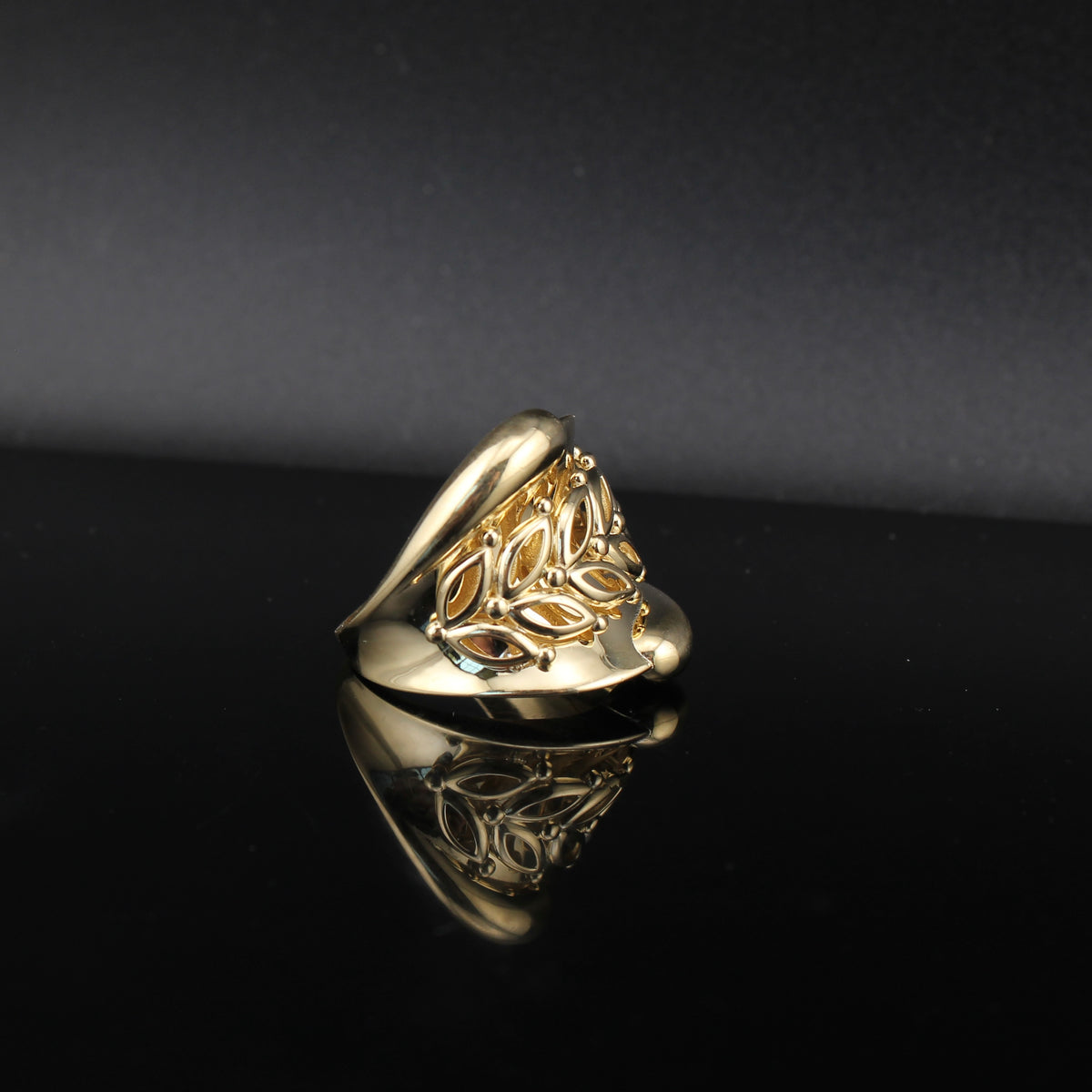 Anillo llamativo de oro de 10K auténtico