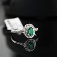 Anillo de Oro Real de 14K con Diamantes y Esmeraldas