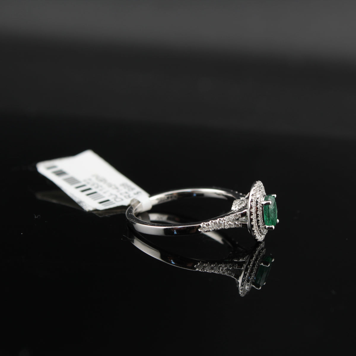 Anillo de Oro Real de 14K con Diamantes y Esmeraldas