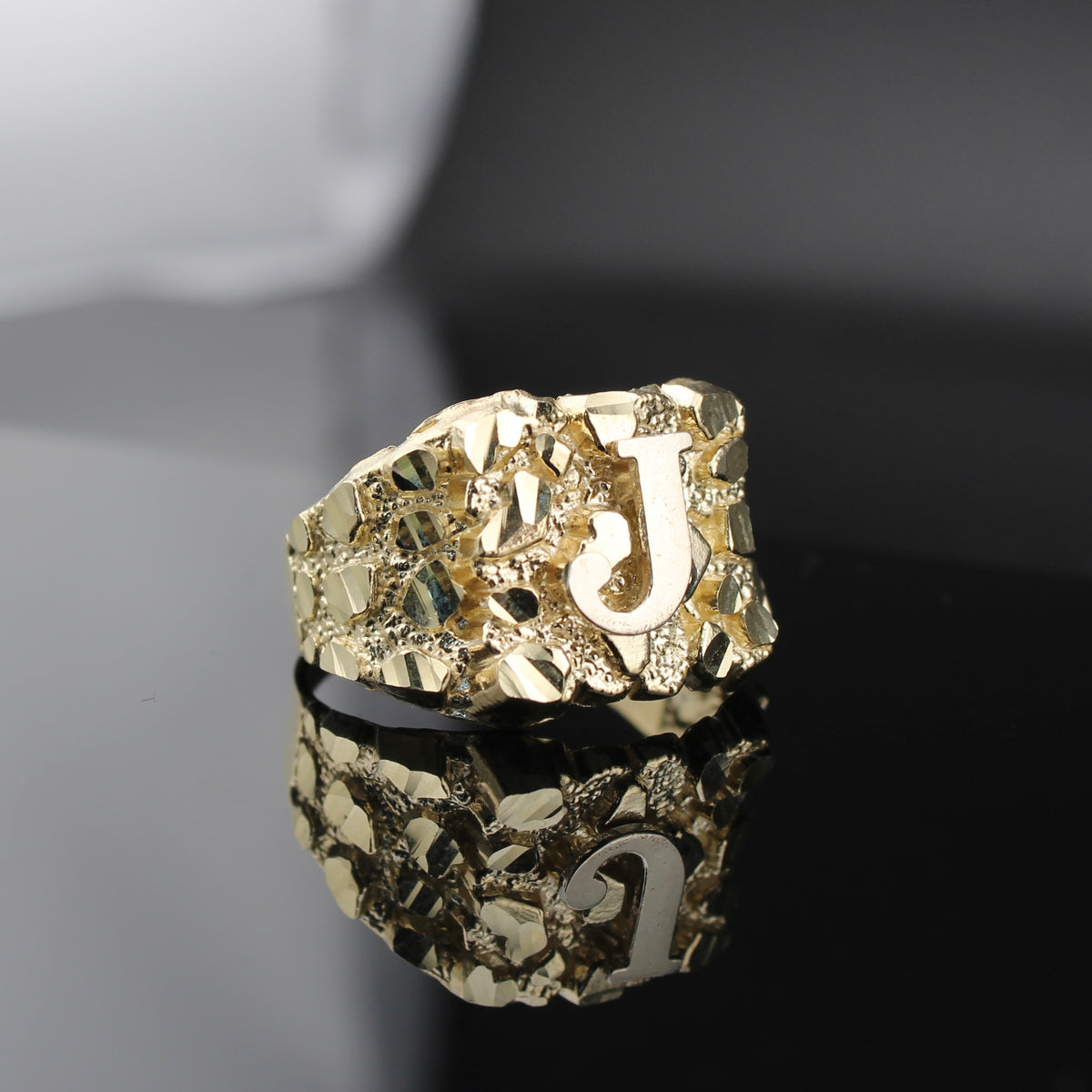 Anillo con letra J de pepita de oro de 10 quilates auténtico