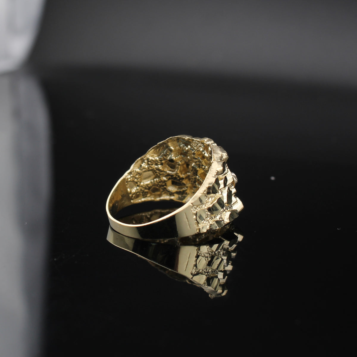 Anillo con letra J de pepita de oro de 10 quilates auténtico