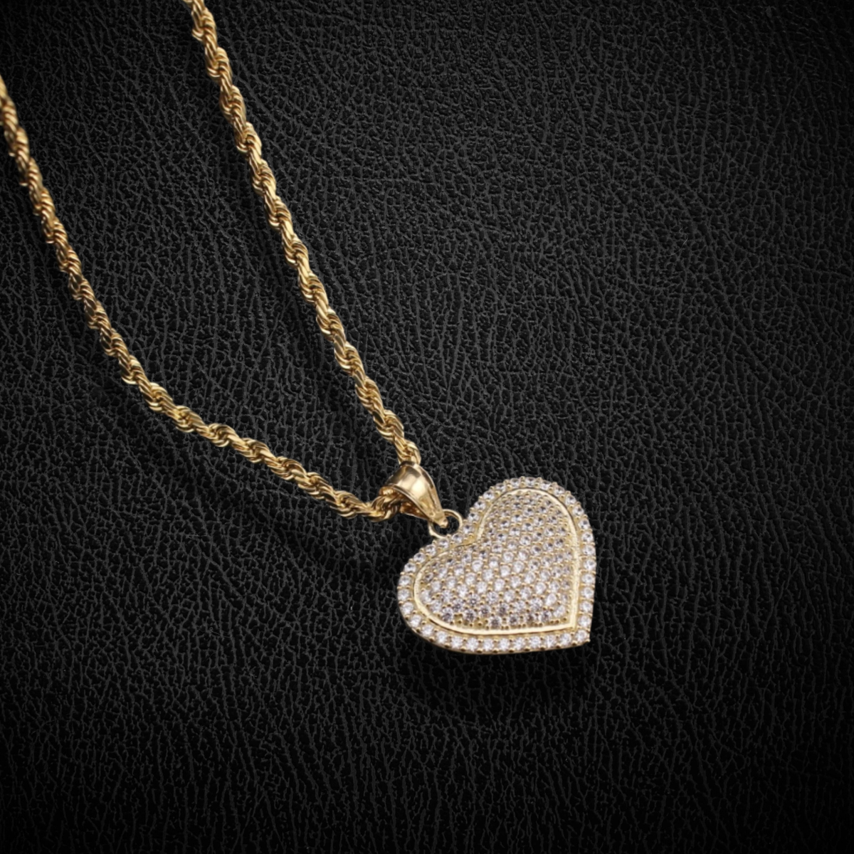 Colgante de oro auténtico de 10 quilates con forma de corazón