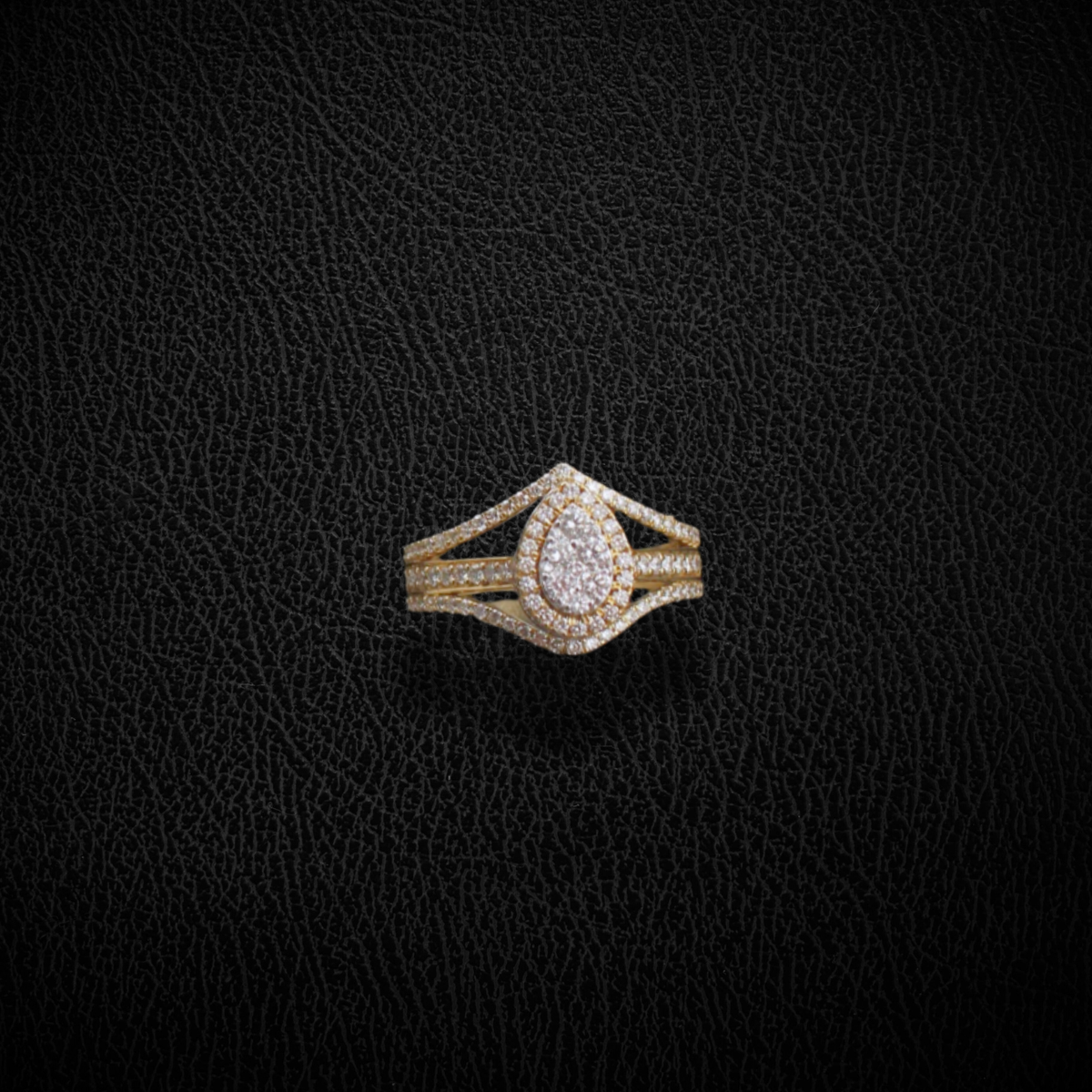Anillo de pera con diamante de oro de 10 quilates auténtico