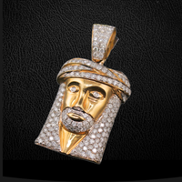 Colgante de Jesús de oro macizo de 14 quilates con diamantes