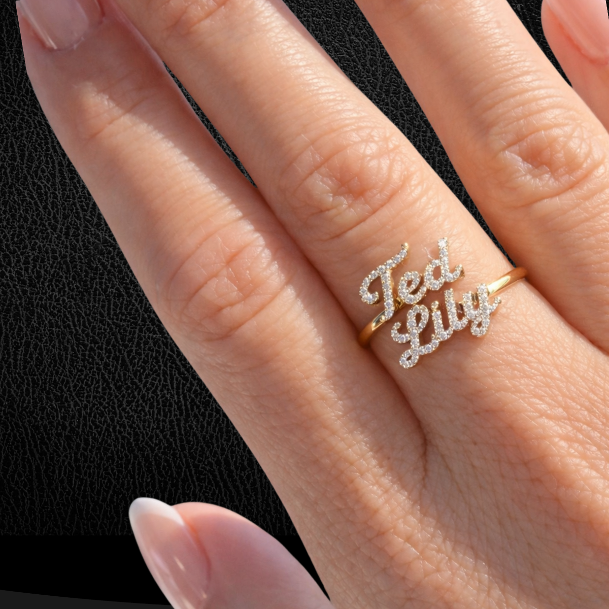 Anillo personalizado de oro de 10K y diamantes reales