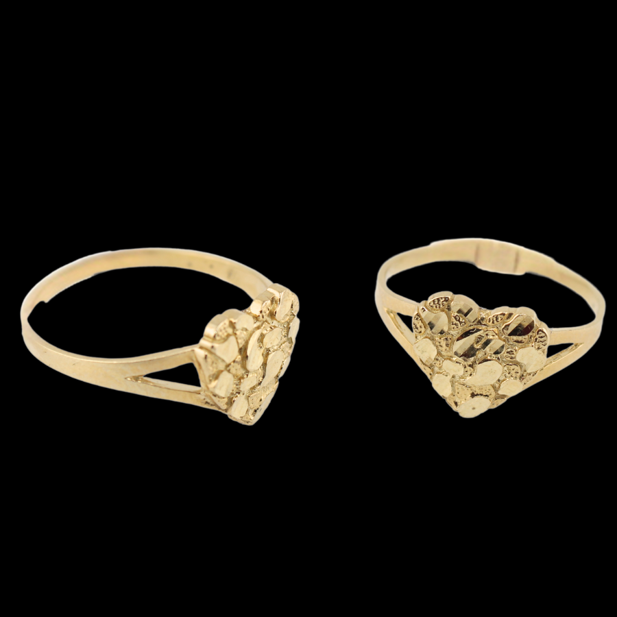 Anillo de oro de 10K con pepita en forma de corazón