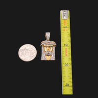 Colgante de Jesús de oro macizo de 14 quilates con diamantes