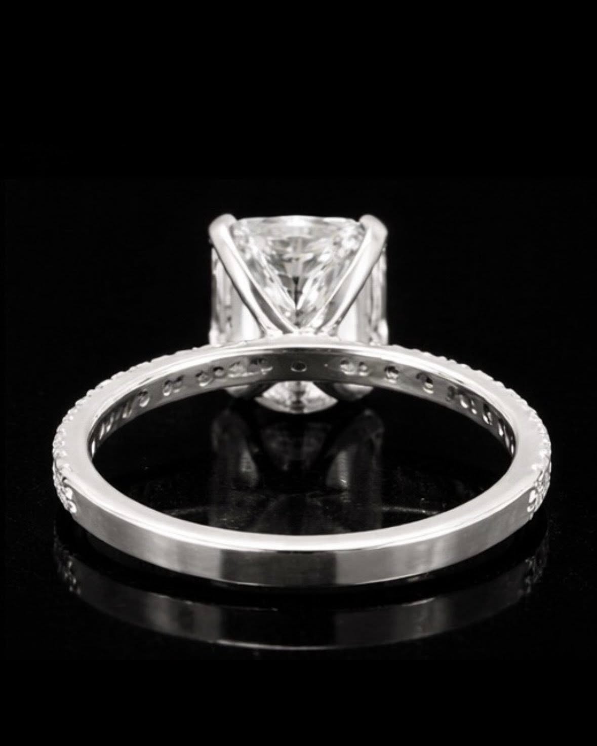 Anillo de oro de 14 quilates con diamantes de laboratorio talla cojín, 2.56 CTW