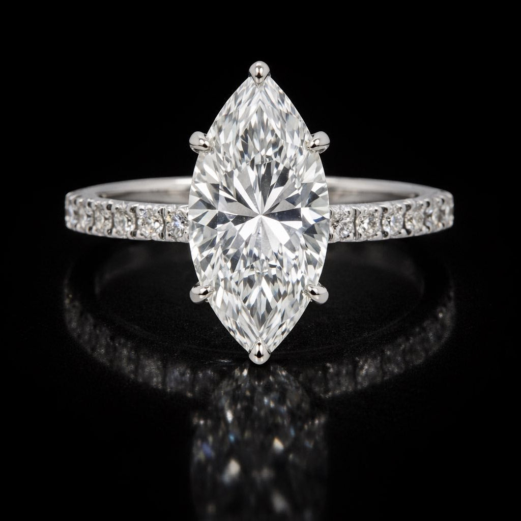 Anillo de oro blanco de 14 quilates con diamantes de laboratorio talla marquesa 2,57 CTW