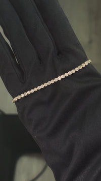 Pulsera de tenis biselada de oro macizo de 14K