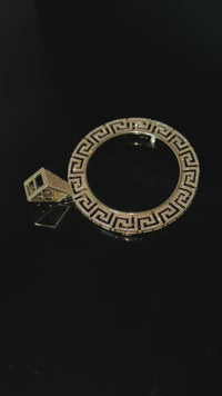 Centenario de Oro de 10K con Diamantes Engastados