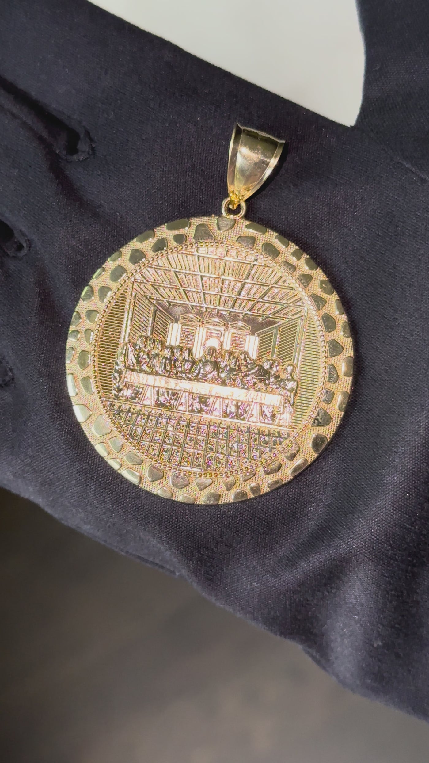 10K Gold Last Supper Round Nugget Pendant Large